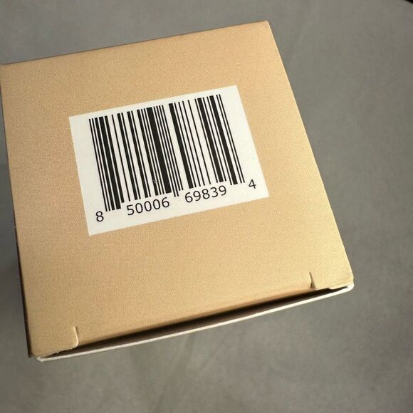 OUI the People Featherweight Hydrating Body Gloss Oil with Squalane 98ml/3.3oz - Picture 6 of 6